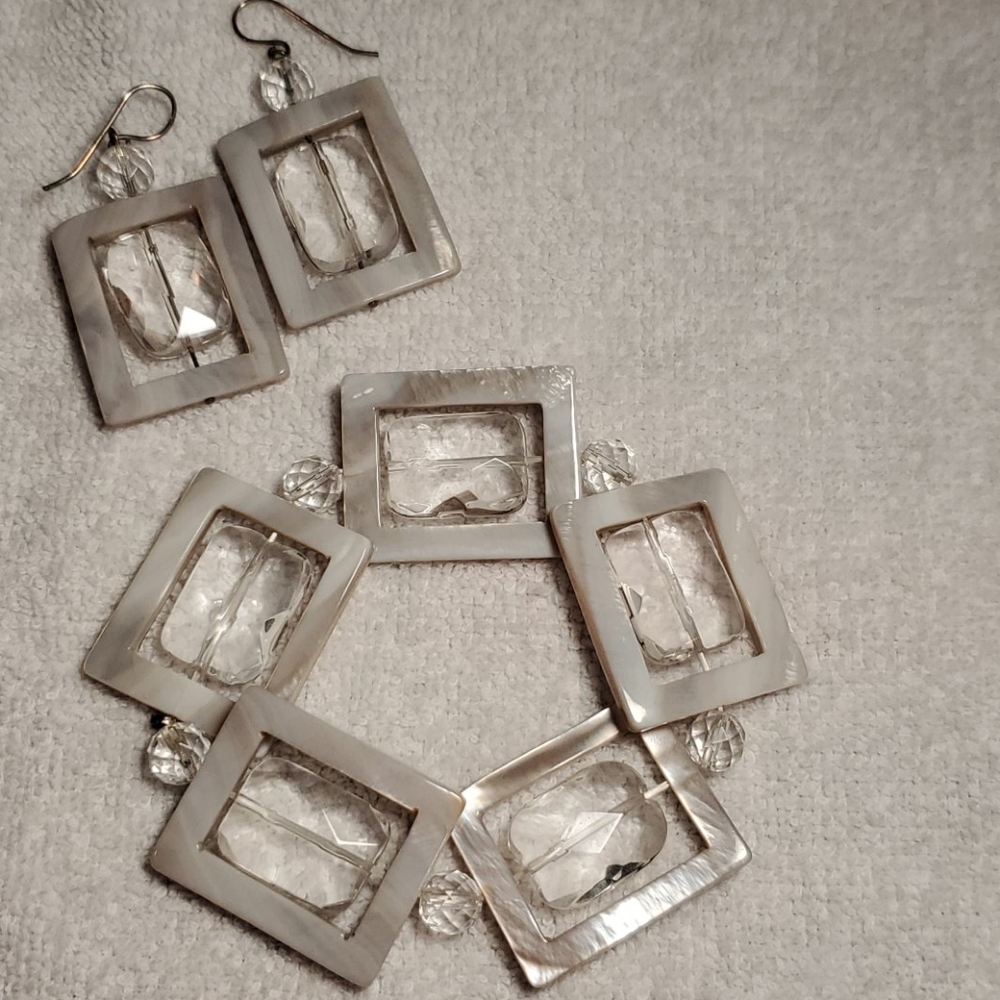 Bracelet and earrings combo